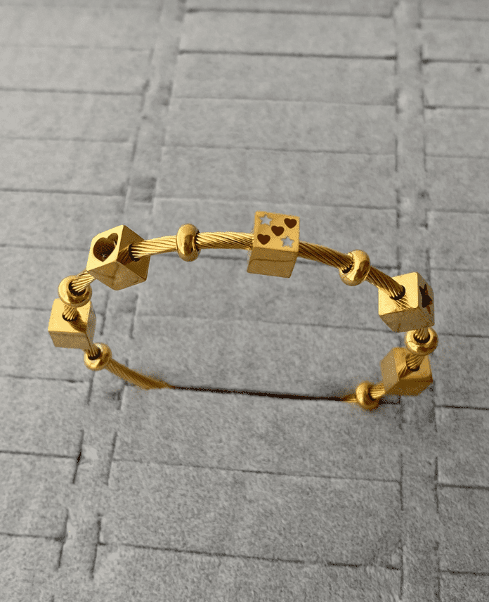 CPAKIRMIZIKALPLIKAREG.png Çelik Kırmızı Kalpli Kare Pndr - Görsel 1