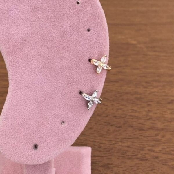 Pirinç Helix Yapraklı Çiçek Piercing