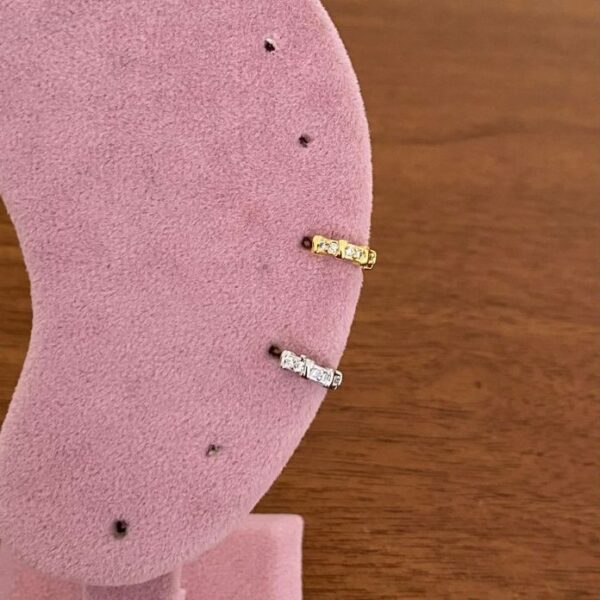 Pirinç Helix Aralıklı Taşlı Piercing