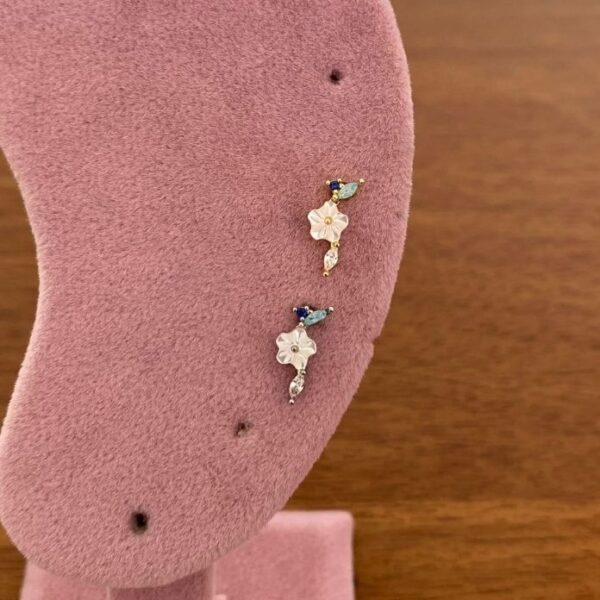 Çelik Tragus Beyaz Çiçek Piercing