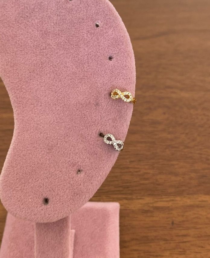 CPISONSUZLUKISARETLI-1-1.jpg Pirinç Helix Sonsuz İşaretli Piercing - Görsel 1