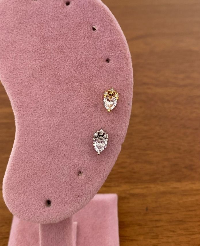 CPITASLIKALP-1.jpg Çelik Tragus Taşlı Kalp Piercing - Görsel 1