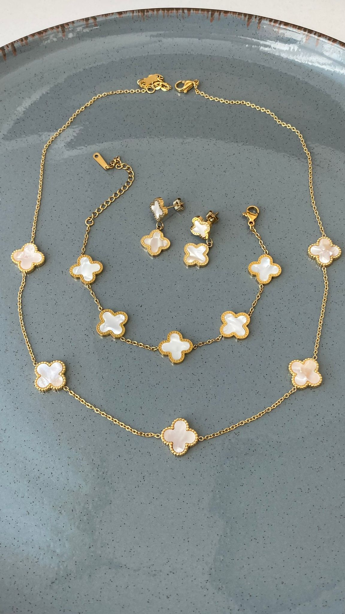 CSETBEYAZYONCAG.jpeg Çelik Beyaz Yonca Set - Görsel 1