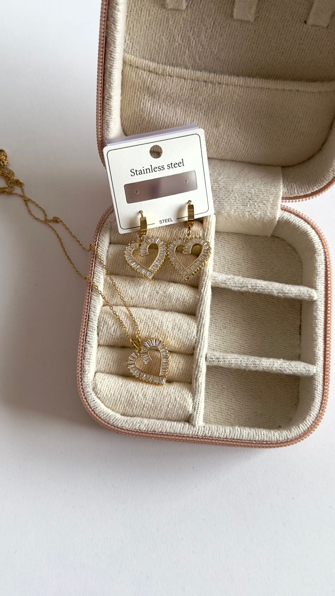 CSETBOSBAGETKALPG.jpeg Çelik Kalp Taşlı Set - Görsel 1