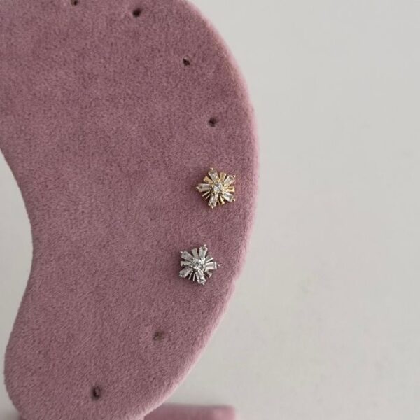 Çelik Kar Tanesi Tragus Piercing (Arkası Düz)