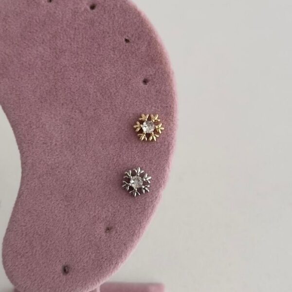 Çelik Kar Tanesi Tragus Piercing (Arkası Düz)