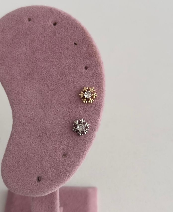 CTRKARTANESIORTASITAS-1.jpg Çelik Kar Tanesi Tragus Piercing (Arkası Düz) - Görsel 1