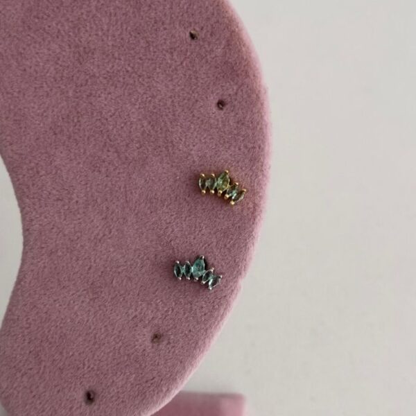 Çelik Taç Mavi Taş Tragus Piercing (Arkası Düz)