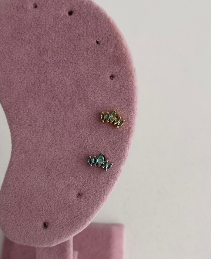 CTRTACMAVITAS-1.jpg Çelik Taç Mavi Taş Tragus Piercing (Arkası Düz) - Görsel 1