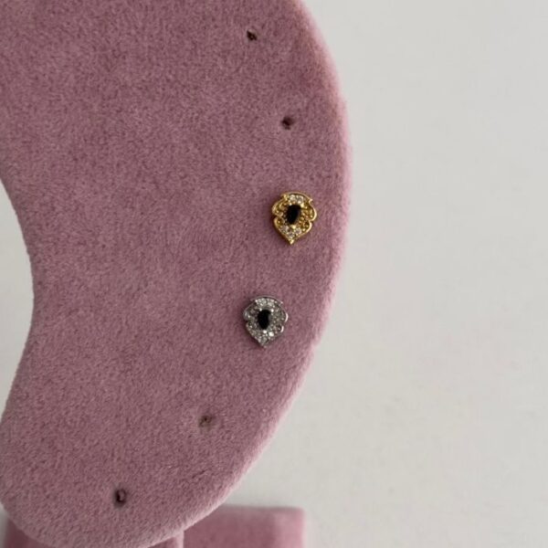 Çelik Taç Siyah Taş Tragus Piercing (Arkası Düz)