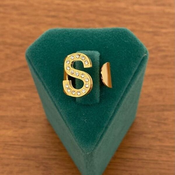 Çelik Ayarlamalı Taşlı Harf Yüzük