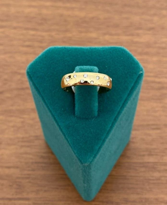 CYUNUMARALIALYANSDAGINIKTASLIG-1.jpg Çelik Numaralı Alyans Yüzük - Görsel 1