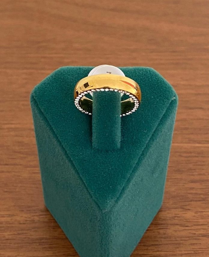 CYUNUMARALIALYANSTASLIG-1.jpg Çelik Numaralı Taşlı Alyans Yüzük - Görsel 1