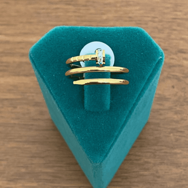 Çelik Numaralı Çivi Sarmal Taşlı Yüzük