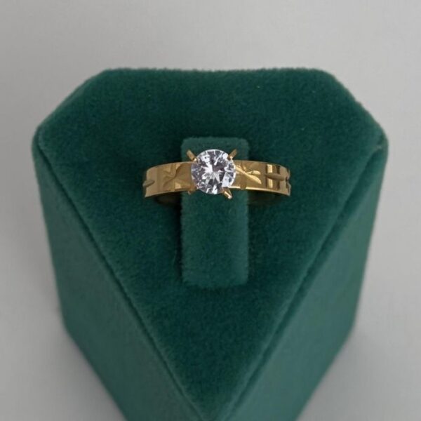 Çelik Numaralı Çizgili Tektaş Çiçek Yüzük