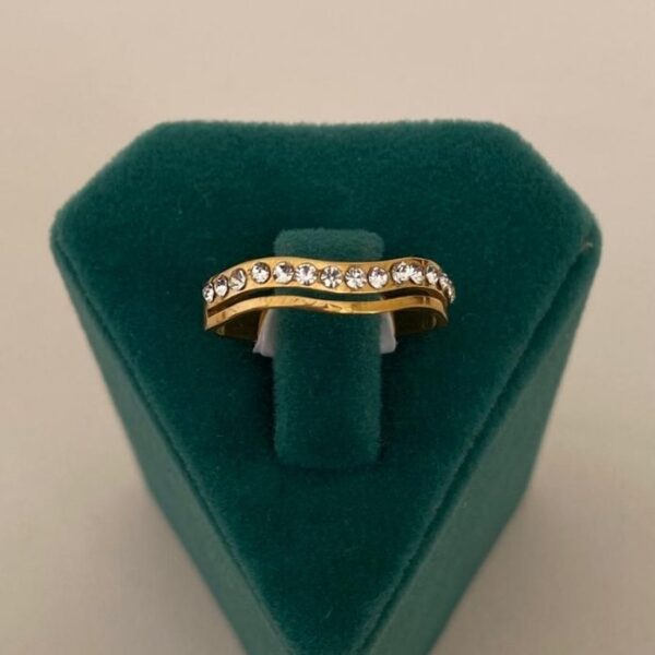 Çelik Numaralı Dalgalı Taş Yüzük