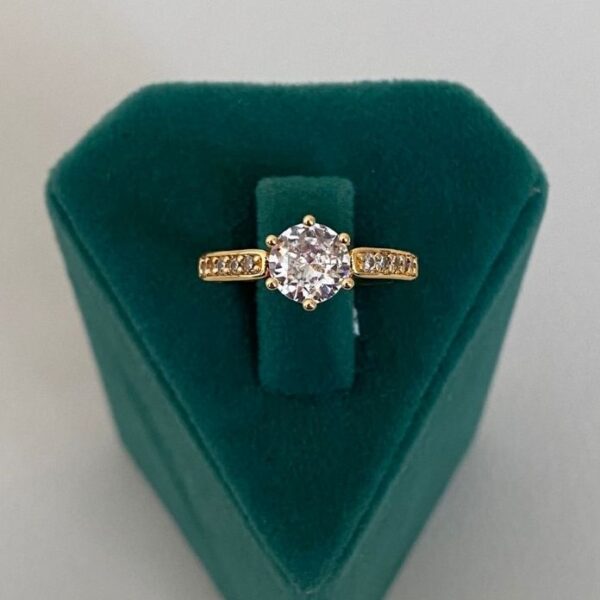 Çelik Numaralı Tektaş Yüzük