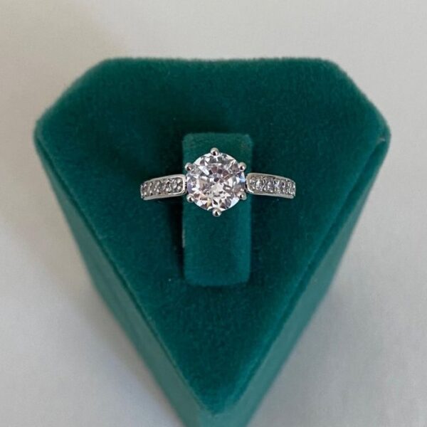 Çelik Numaralı Tektaş Yüzük