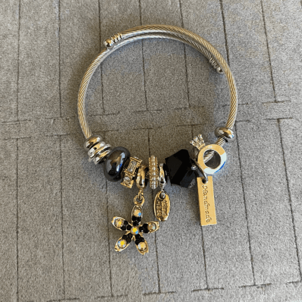 Çiçek Taşlı Siyah Pndr