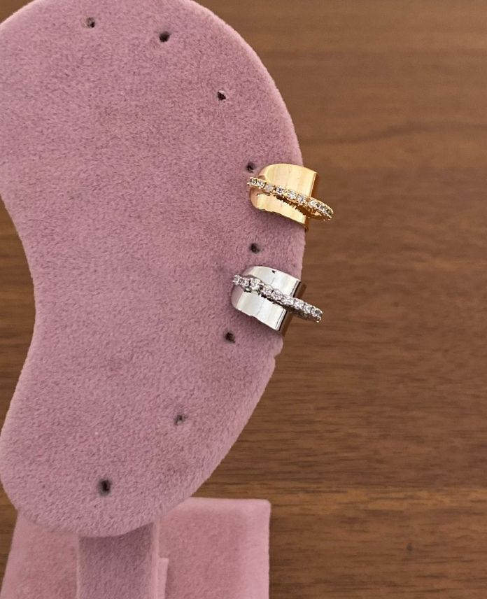 PIEAPLAKALITASLIG-1.jpg Pirinç Plakalı Taşlı Earcuff - Görsel 1