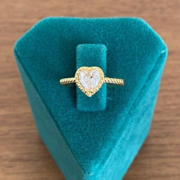 Pirinç Ayarlamalı Kalp Taşlı Yüzük