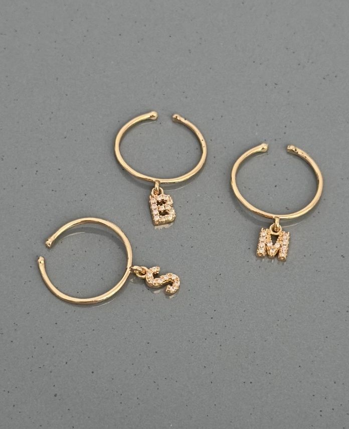 PYUAYARLAMALIHARFTASLI1G-1.jpg Pirinç Harf Taşlı Yüzük - Görsel 1