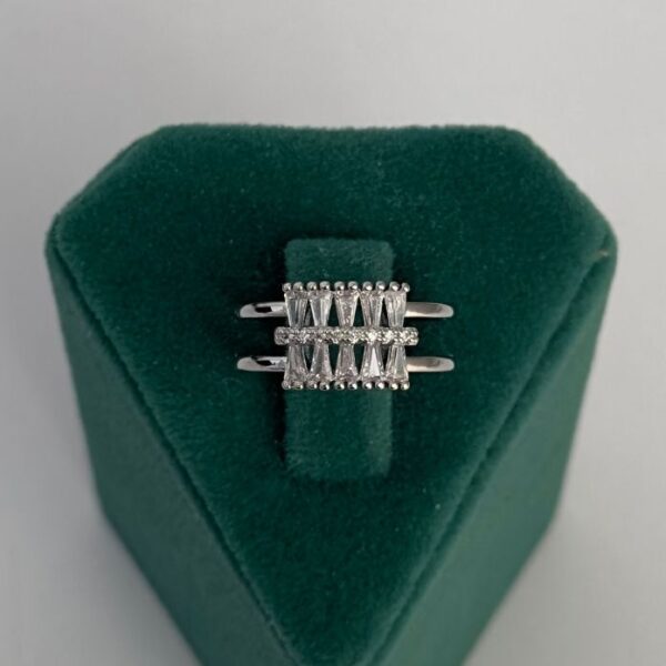 Pirinç Üçgen Taşlı Ayarlanabilir Yüzük