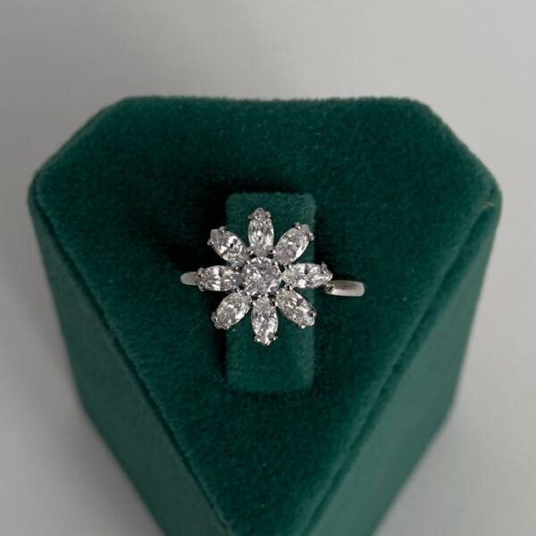 Pirinç Çiçek Taşlı Ayarlanabilir Yüzük