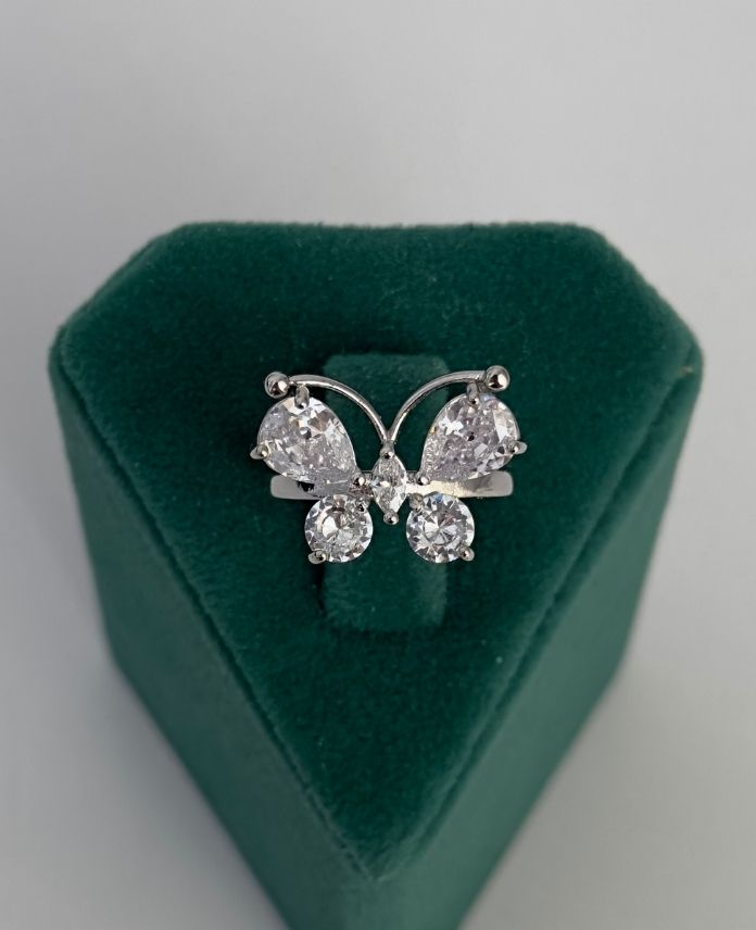 PYUAYARLANABILIRKELEBEKBUYUKTASLI2S-1.jpg Pirinç Kelebek Ayarlanabilir Yüzük - Görsel 1