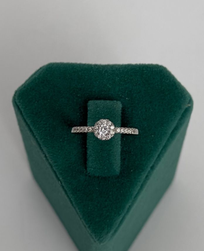 PYUAYARLANABILIRKUCUKTEKTASKENARLARITASLI1S-1.jpg Pirinç Küçük Tektaş Ayarlanabilir Yüzük - Görsel 1