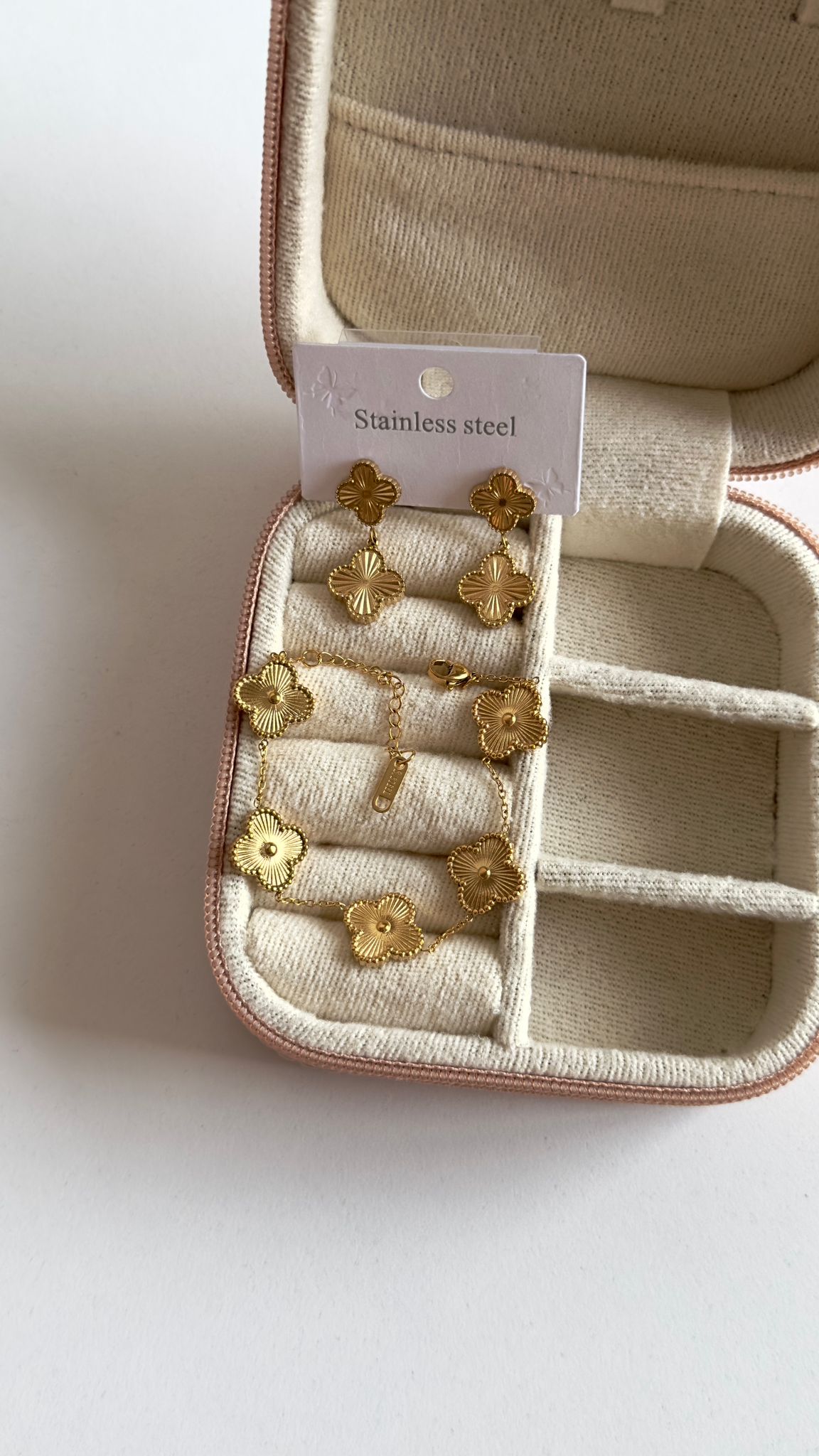 WhatsApp-Image-2023-10-14-at-20.10.12-2-1.jpeg Çelik Yonca Gold Set - Görsel 1