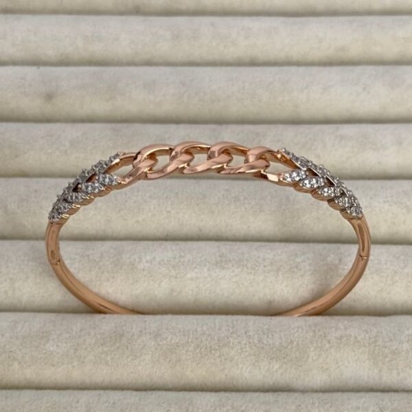 Xuping Zincir Kenarlı Taşlı Kelepçe