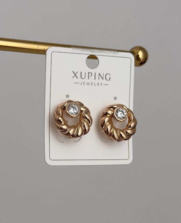 XKUHALKACIZGILITASLIR-1.jpg Xuping Halka Çizgili Taşlı Küpe - Görsel 1