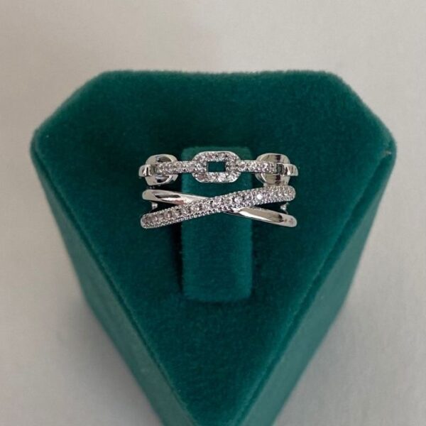 Xuping Numaralı Çapraz Taş Zincir Yüzük