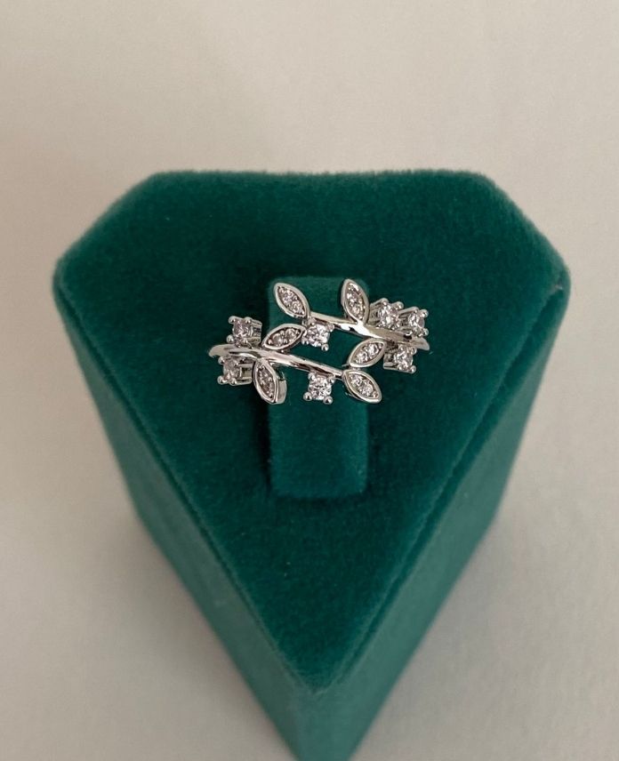 XNUMARALIYAPRAKTASLIS-1.jpg Xuping Numaralı Yaprak Taşlı Yüzük - Görsel 1