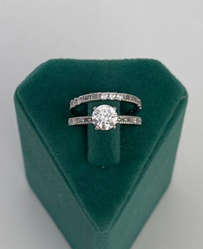 XYUNUMARALI2LIBIRITEKTASS-1.jpg Xuping Numaralı 2Li Biri Tektaş Yüzük - Görsel 1