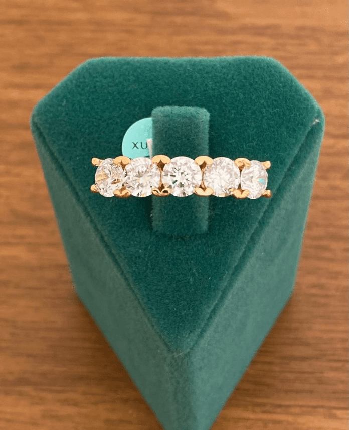 XYUNUMARALI5TASR-1-1.png Xuping Numaralı Beştaş Yüzük - Görsel 1