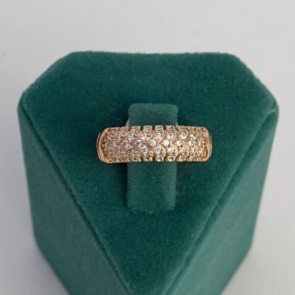 Xuping Numaralı Alyans Çok Sıra Taşlı Yüzük