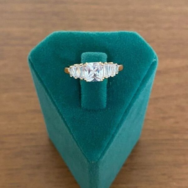 xuping numaralı baget sıralı taşlı yüzük