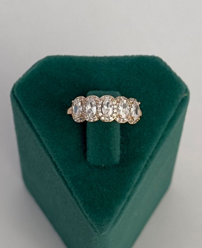 XYUNUMARALIBESELIPSTASCOKTASLIR-1.jpg Xuping Numaralı Beş Elips Taşlı Yüzük - Görsel 1