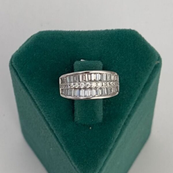 Xuping Numaralı Bombe Çok Taşlı Yüzük