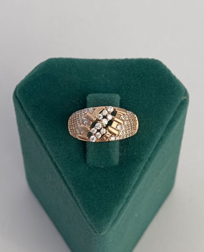 XYUNUMARALIBOMBEKARISIKTASLI3R-1.jpg Xuping Numaralı Bombe Karışık Taşlı Yüzük - Görsel 1