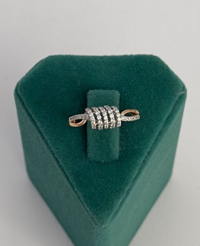 XYUNUMARALIBOMBESARMALTASLI3R-1.jpg Xuping Numaralı Bombe Sarmal Taşlı Yüzük - Görsel 1