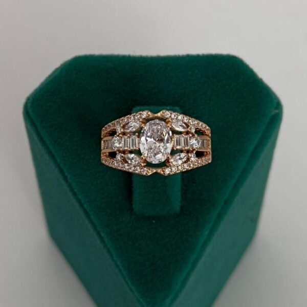 Xuping Numaralı Bombe Tamamı Taş Yüzük