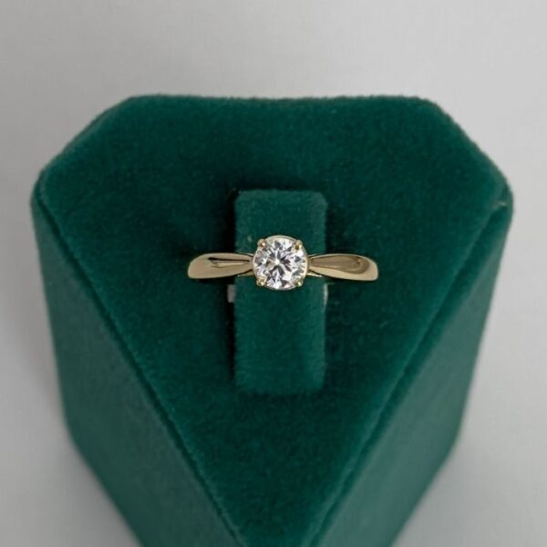 Xuping Numaralı Büzgü Tektaş Yüzük