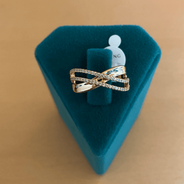 Xupıng Numaralı Çapraz Taşlı Yüzük