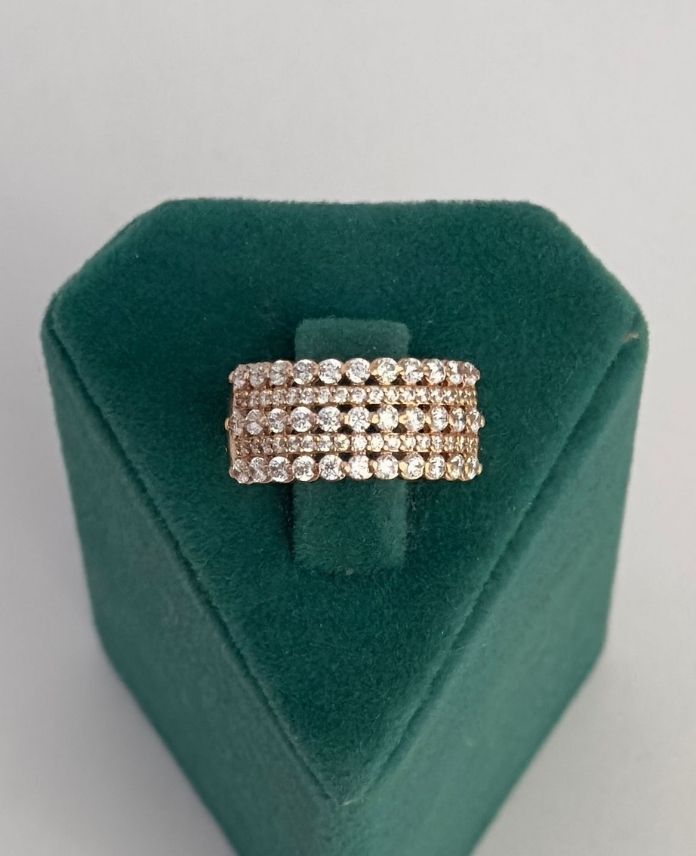 XYUNUMARALICOKSIRATASLIYUVARLAKTASLI2R-1.jpg Xuping Numaralı Çok Sıra Yuvarlak Taşlı Yüzük - Görsel 1