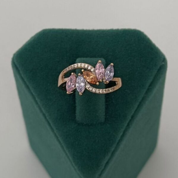 Xuping Numaralı Dalga Taşlı Yüzük