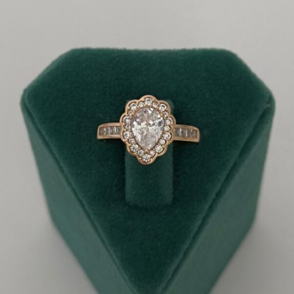 Xuping Numaralı Vintage Damla Yüzük