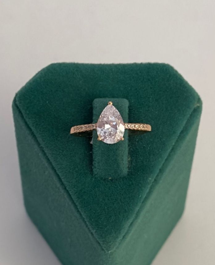 XYUNUMARALIDAMLATEKTAS3R-1.jpg Xuping Numaralı Damla Tektaş Yüzük - Görsel 1